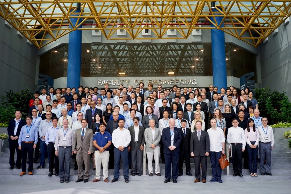 F:\施奇佳\学术学习\博士阶段\VLFS\会议与培训\2019.4新加坡\合照.jpg